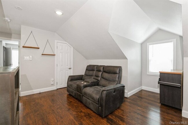 Building Photo - 39 Bay Shore Ave