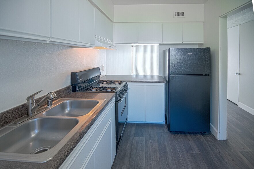 The Modern Apartments 79017921 Harmarsh St San Diego CA 92123