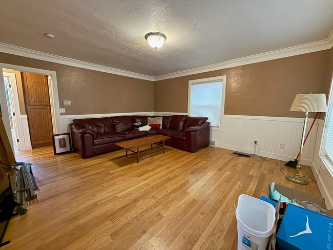 Building Photo - 240 S Main St