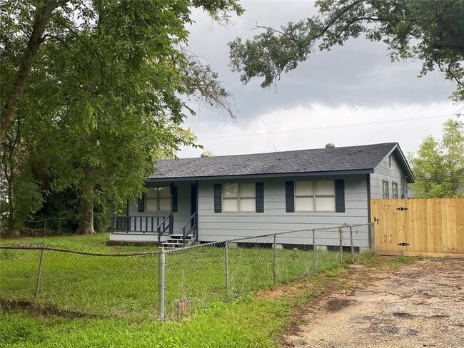 Building Photo - 518 Big Deer Dr