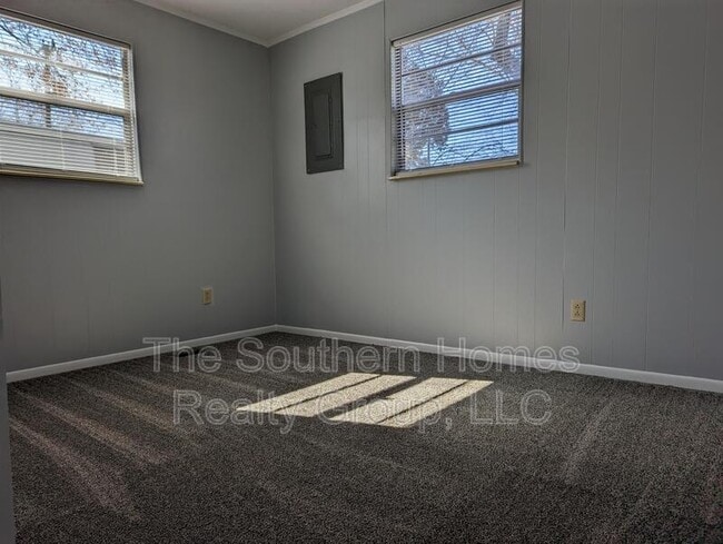 Building Photo - 306 Ceasar St