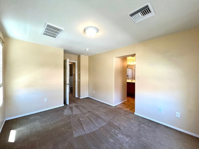 Building Photo - Nice 3 Bedroom Home in Sierra Morado
