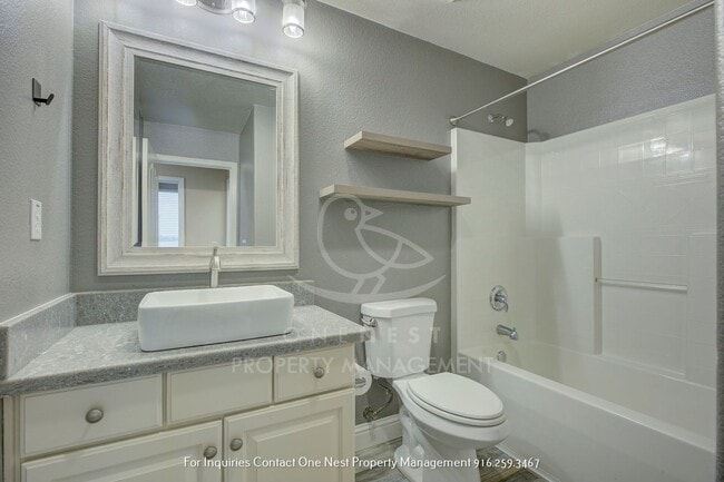 Building Photo - 4 Bedroom, 2 bathroom, 2 car garage