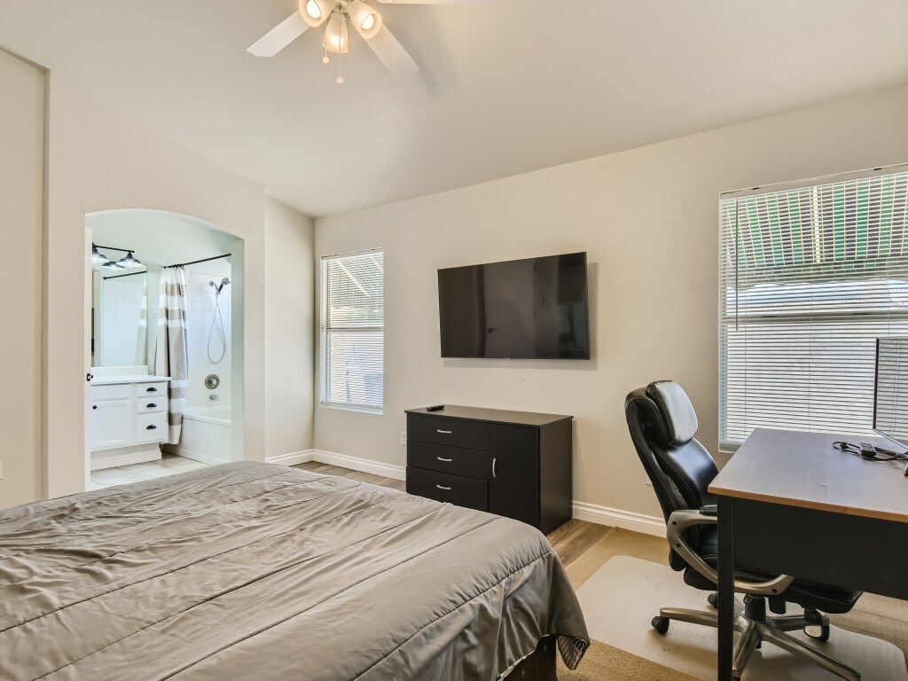 Building Photo - 5717 Cliff Point Ct