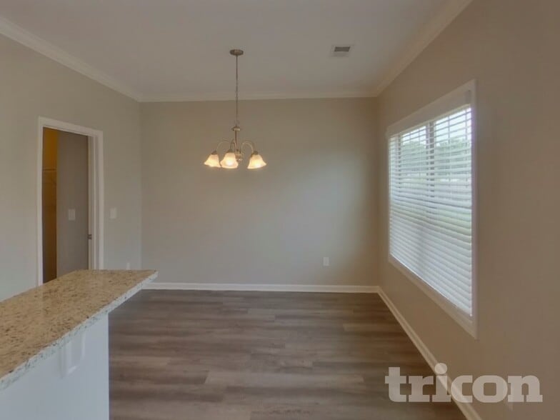 Building Photo - 618 Grantleigh Dr