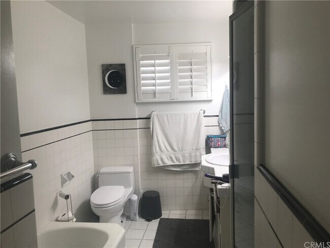 Building Photo - 111 19th St