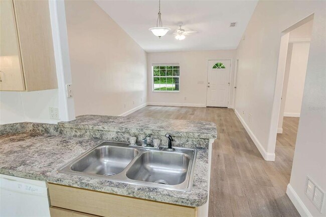 Building Photo - 51 Wellwood Ln