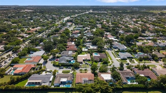 Building Photo - 20375 NE 22nd Pl