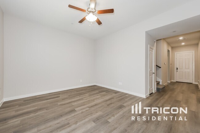Building Photo - 1113 Fallgate Dr