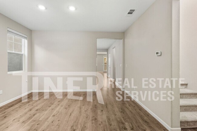 Building Photo - 3255 Pitkin Way