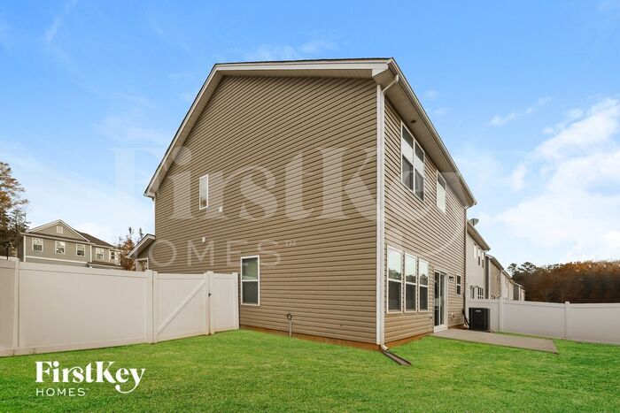 Building Photo - 9337 Sloan Forest Dr