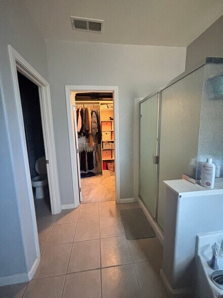 Building Photo - 2546 Jennifer Dr