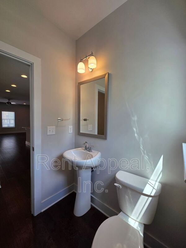 Building Photo - 3779 Oxford Cir