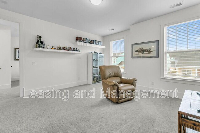 Building Photo - 245 Summer Tanager Dr