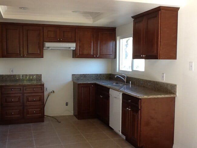 Building Photo - 15422 Circle Ridge Ln