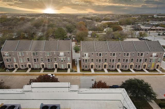 Building Photo - 203 S Village Way