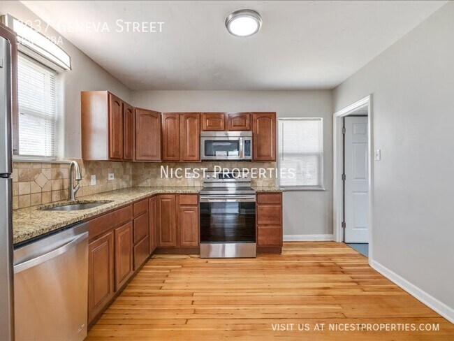 Building Photo - Gorgeous Remodeled Home near Fitzsimons/An...