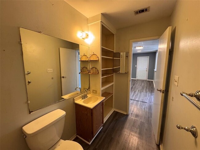 Building Photo - 1050 FM970