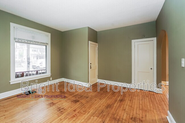 Building Photo - 3322 Clinton Ave