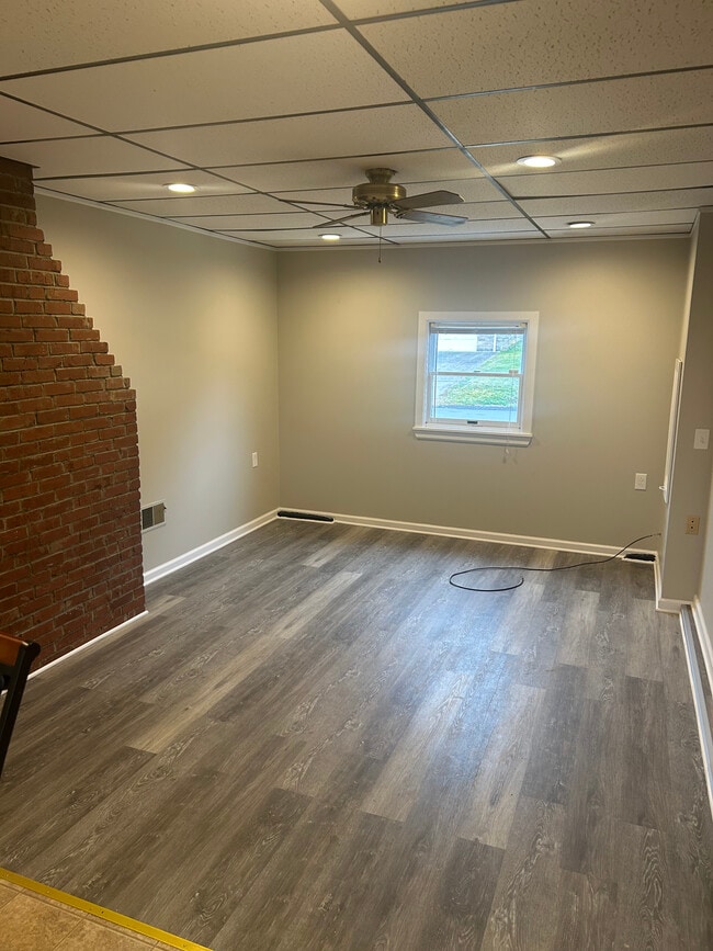 Building Photo - 335 S Lincoln Ave