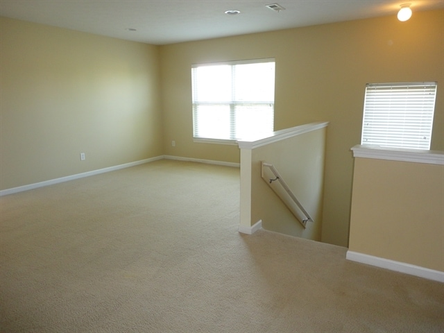 Building Photo - 16947 Tree Top Ct