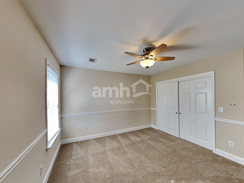 Building Photo - 313 Forest Bend Dr