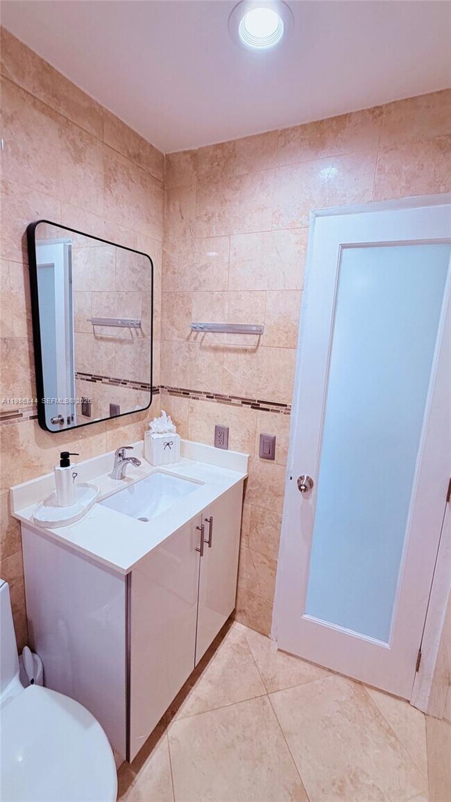 Building Photo - 8033 Lake Dr