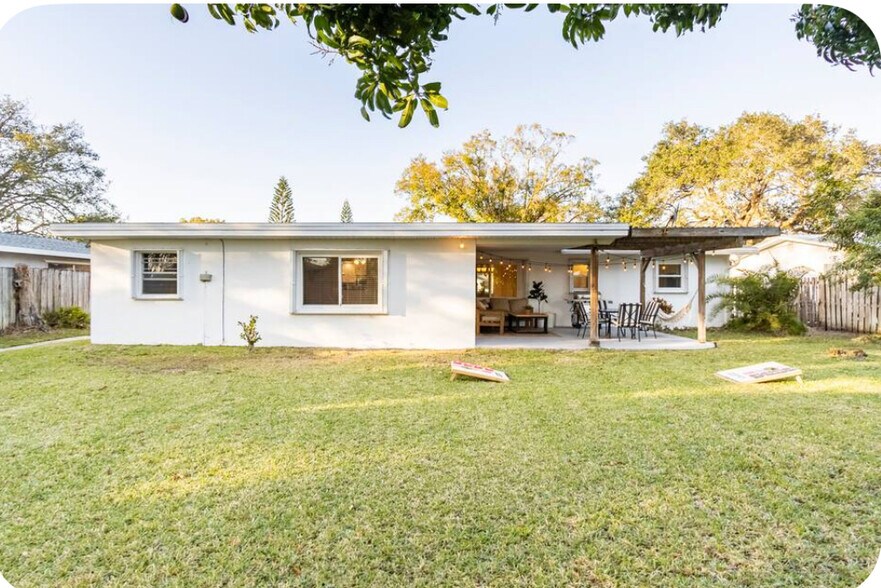 Building Photo - 1447 Caribbean Dr