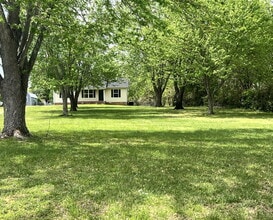 Building Photo - "Charming 3-Bedroom Haven with 2 Full Baths in Portland, TN – Your Cozy Retreat Awaits!"