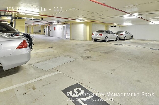 Building Photo - 309 Holland Ln