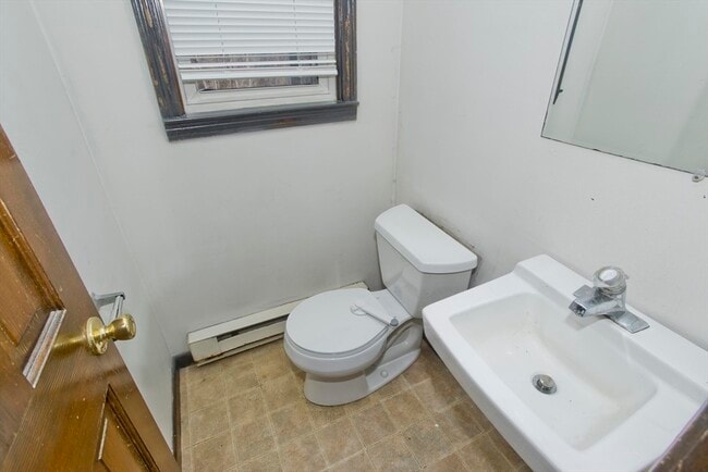 Building Photo - 236 State St