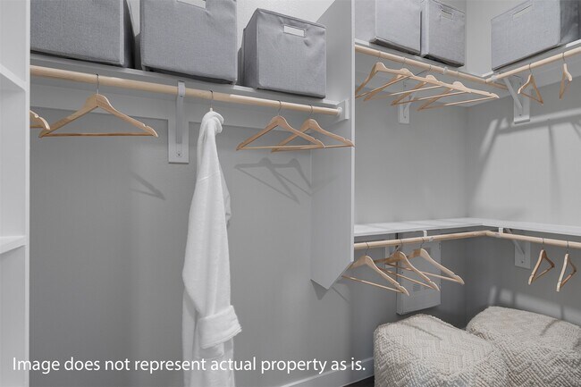 Building Photo - 7241 Rustle Rd