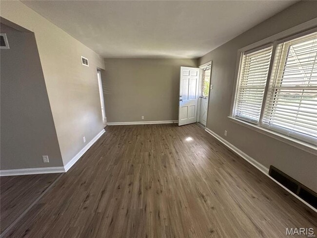 Building Photo - 815 Fontaine Pl