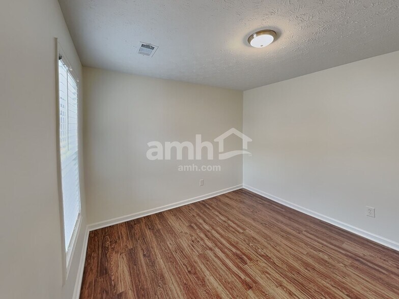 Building Photo - 1755 Heatherton Rd