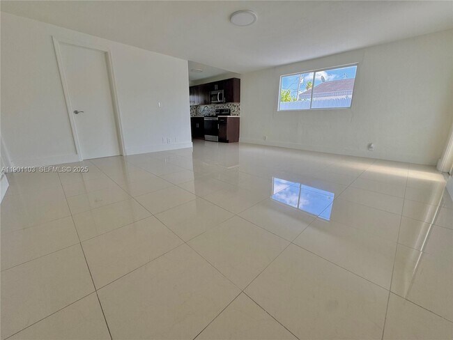 Building Photo - 5101 SW 112th Pl