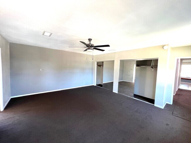 Building Photo - 10600 Andora Ave