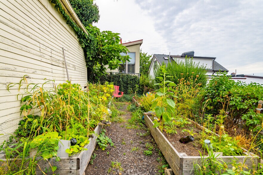 Building Photo - 61 Atherton St