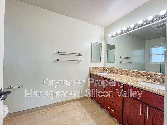 Building Photo - 6701 Tannahill Dr