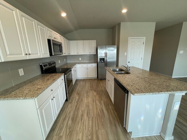 Building Photo - Beautiful 4x2 Rental Home in NBTX!