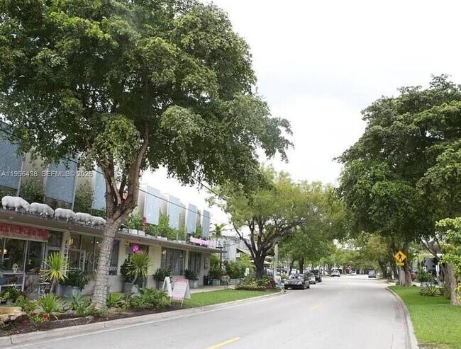 Building Photo - 544 NE 62nd St