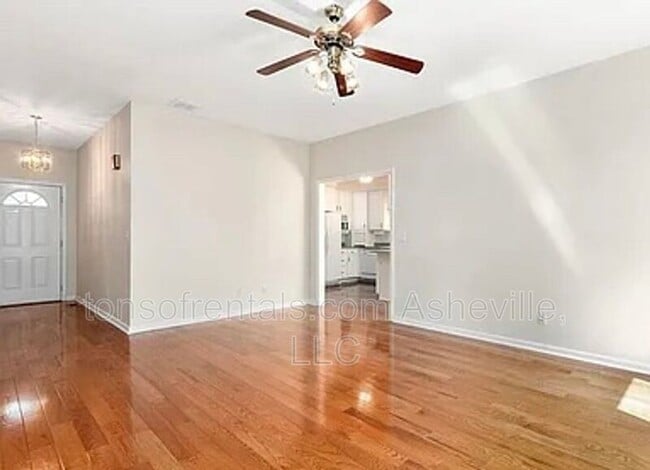 Building Photo - 180 Kingfisher Ln