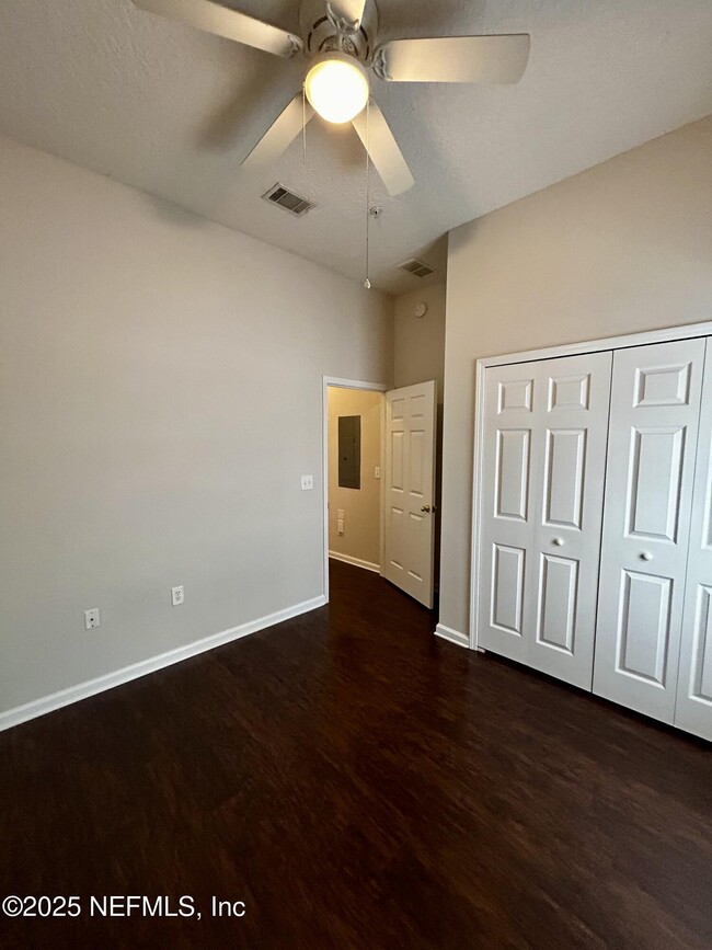 Building Photo - 6788 Manotak Oaks Dr