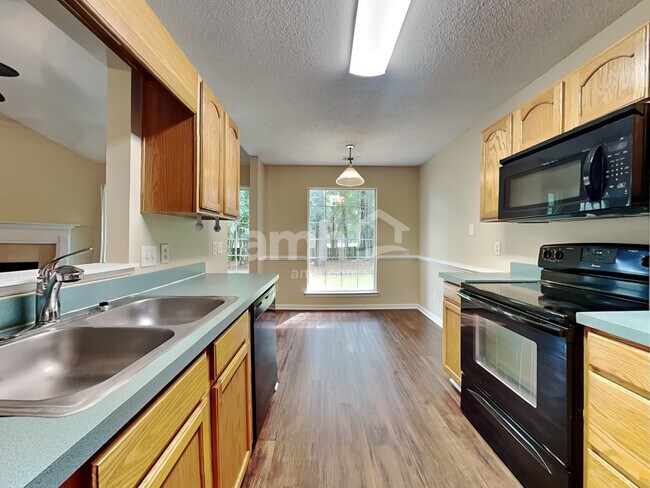 Building Photo - 388 Shady Oak Cir