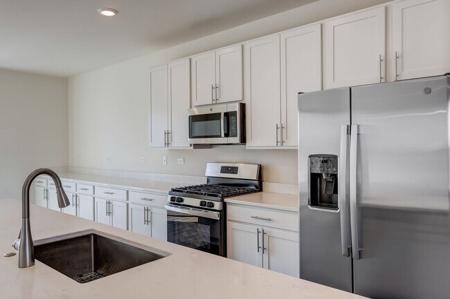 Building Photo - 2924 Reflection Dr