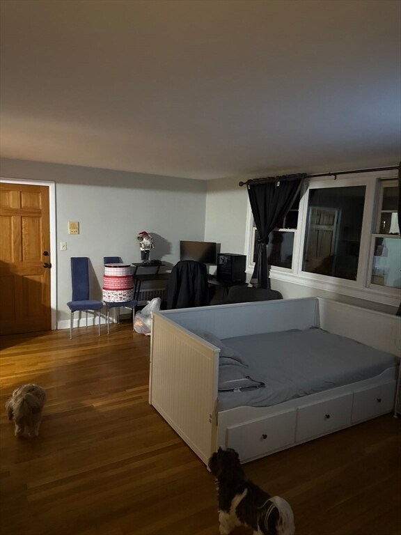 Building Photo - 516 Main St