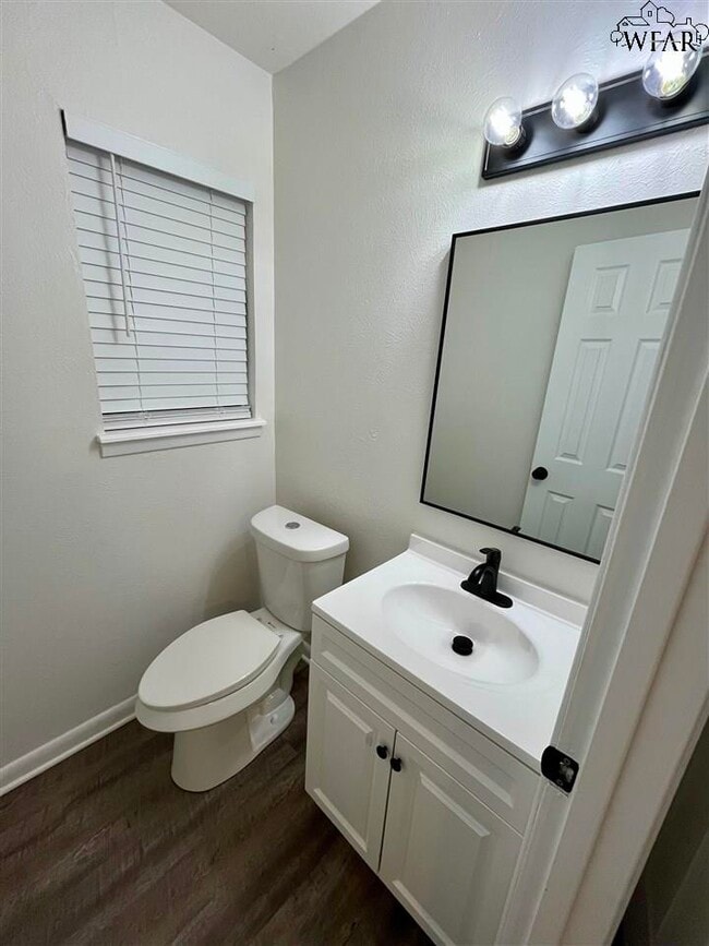 Building Photo - 5133 Lakefront Dr