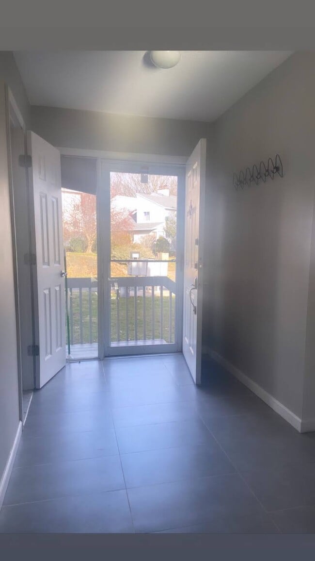 Building Photo - 422 Cypress Rd