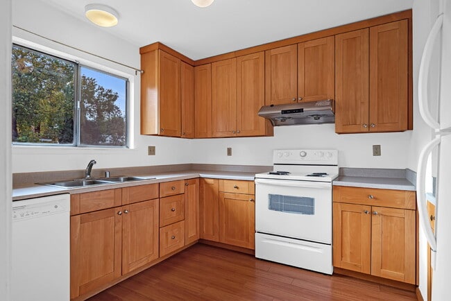 Building Photo - Comfortable 3-Bedroom Home for Rent in Central Davis