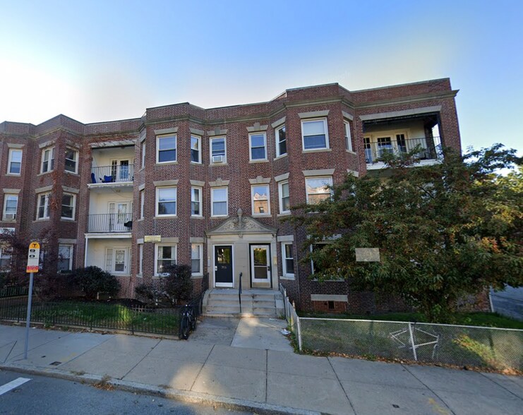 Primary Photo - 209 Chestnut Hill Ave