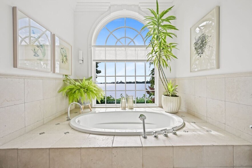 Building Photo - 19 Weeds Landing